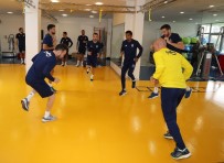 CAN BARTU - Fenerbahçe, Trabzonspor Hazırlıklarını Milli Oyuncularından Yoksun Sürdürdü