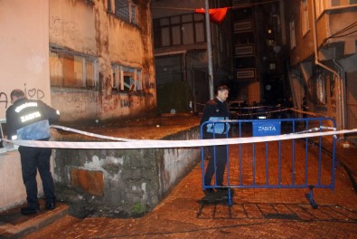 İstanbul'da Çökme Riski Bulunan Bina Boşaltıldı