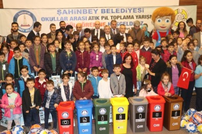 Şahinbey'den En Çok Atık Pil Toplayan Okullara Ödül