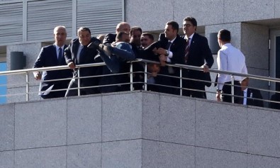 TBMM'den Atlamak İsteyen Genci Fendoğlu Ve Beraberindekiler İkna Etti