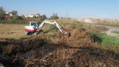 Dere Temizlikleri Devam Ediyor