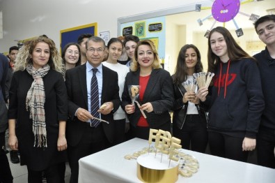 Dünya Felsefe Günü GKV Felsefe Sokağında Kutlandı