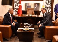 AZIZ KOCAOĞLU - Genel Başkanların Görüşmesi Sonrası Kocaoğlu'ndan Dikkat Çeken Ziyaret