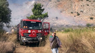 GÜNCELLEME - Antalya'da Çalılık Yangını