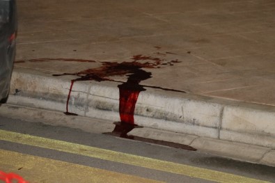 Hastane Otoparkında Silahlı Saldırıya Uğrayan Baba Ve Oğlu Öldü