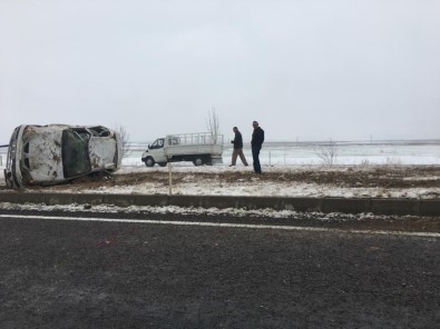 Niğde'de İki Ayrı Kazada 4 Kişi Yaralandı