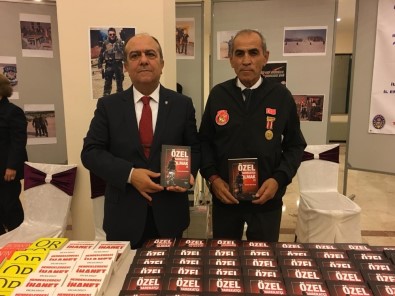 'Özel Harekatçı Olmak 2' Kitabı İzmir'de Tanıtıldı