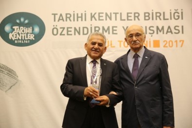 Prof. Dr. Metin Sözen'den Başkan Büyükkılıç'a Anlamlı Ve Övgü Dolu Açıklama