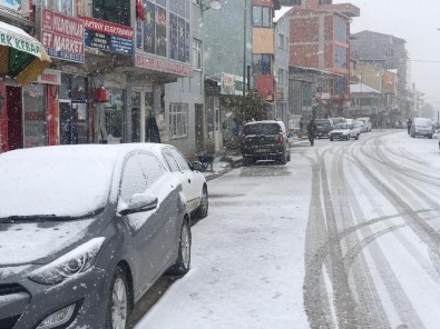 Sivas'ta Kar Yağışı Etkili Oluyor