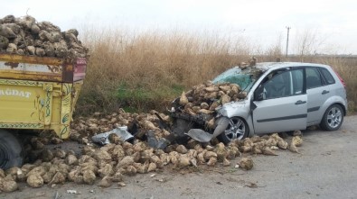 Aksaray'da Otomobil Römorka Çarptı Açıklaması 1 Ölü