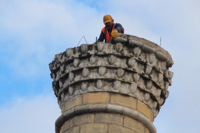 Bilecik'te 47 Yıllık Cami Risk Nedeniyle Yıkılıyor