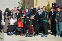 TAKIM OTOBÜSÜ - Genç Psikoloğun Ölümü Gözyaşlarına Boğdu