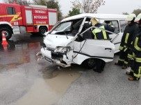 Kamyonet Tıra Arkadan Çarptı Açıklaması 1 Yaralı