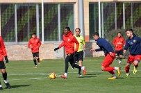 HAZIRLIK MAÇI - Kayserispor, U21 Takımı'nı 3-1 Yendi