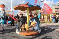KAYHAN TÜRKMENOĞLU - Tuşba Altıntepe Mahalle Parkı Hizmete Açıldı