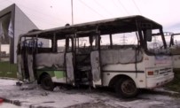 ATİLLA ALTIKAT - Isınmak İçin Kurulan Soba Otobüsü Yaktı