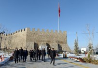 SULTANAHMET MEYDANI - Kale Ve Civarı Erzurum'un Sultanahmet Meydanı Olacak
