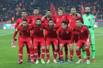 SERDAR AZİZ - Milli Takımda Bir Sakatlık Daha