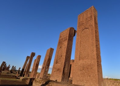 Ahlat'taki Tarihi Yapılar 'Karekod' İle Tanıtılacak