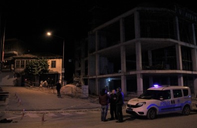 Antalya'daki Silahlı Kavgada Baba Ve Oğluna Tutuklama