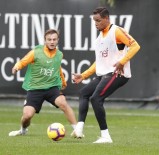 METİN OKTAY - Galatasaray'a Belhanda Şoku