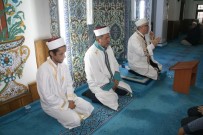 TAVUKLU PİLAV - Kur'an-I Kerim Tilavetine Vatandaşlardan Yoğun İlgi