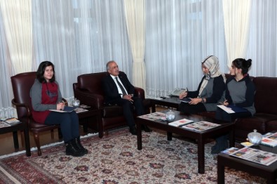 Liseli Öğrenciler, Rektör Çomaklı İle Röportaj Yaptı