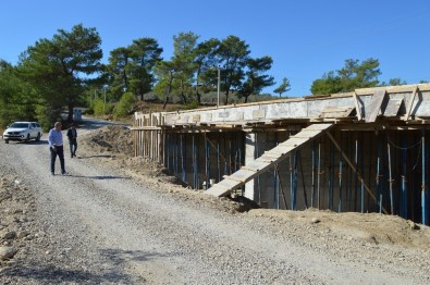 Manavgat Değirmenli'de Köprü İnşaatı Yükseliyor