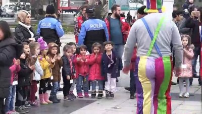 Çocuk Haklarına Dikkat Çekmek İçin Bir Araya Geldiler