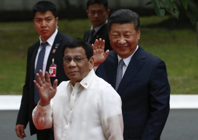 Filipinler Devlet Başkanı Duterte Tepkilere Rağmen Çin'e Yakınlaşıyor