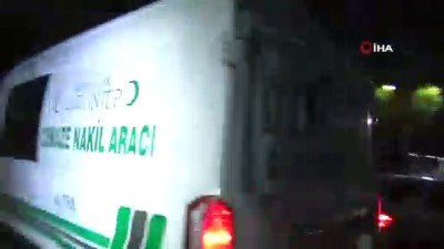 Gaziantep'te Kamyon Otomobil İle Çarpıştı Açıklaması 2 Ölü, 3 Yaralı