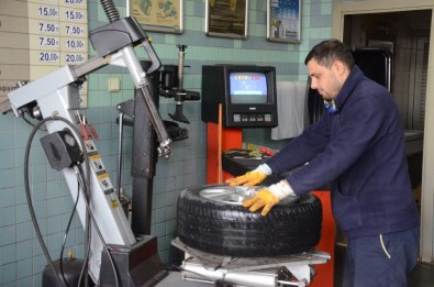 Lastikçilerde 'Kış Lastiği' Yoğunluğu