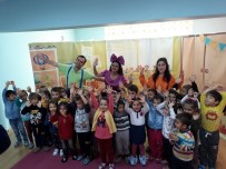 TİYATRO OYUNU - Minik Öğrenciler İlk Kez Tiyatro İzlemenin Heyecanını Yaşadılar