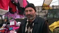 (Özel) Bahçelievler'de Pazarı Su Bastı, Vatandaşlar Tahtaların Üzerinde Yürüdü