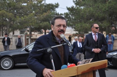 TOBB Başkanı Hisarcıklıoğlu'nun İsmi Caddeye Verildi