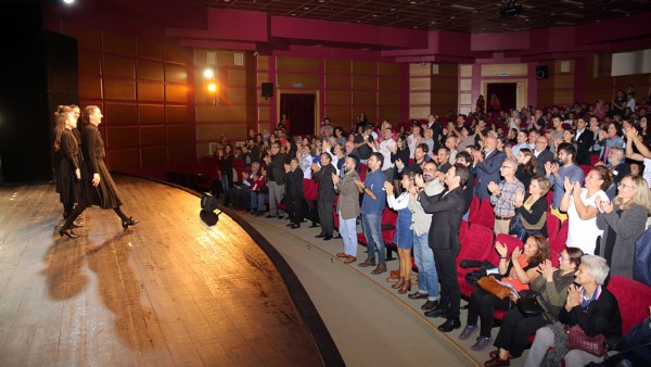 Yıl boyunca tiyatrolar kapalı gişe oynuyor