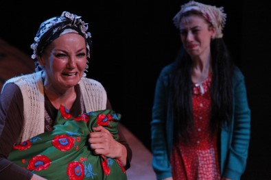 ADT Müdürü Sevinç Gediktaş, 'Yılın Tiyatro Kadını' Seçildi