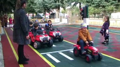Anaokulu Öğrencilerine Uygulamalı Trafik Eğitimi