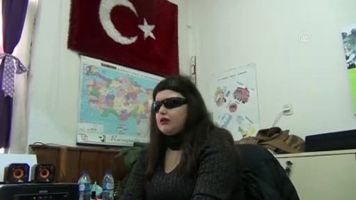 Görme Engeli Ve Hastalığı Eğitim Aşkına Engel Olmuyor
