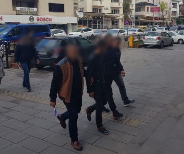 Kuşadası'nda 4 Ayrı Hırsızlık Olayının 2 Faili Tutuklandı