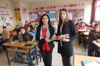 24 KASıM - Malazgirt'te Okul Aile Birliği Başkanı Öğretmenlere Çiçek Dağıttı