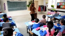 İLKOKUL ÖĞRETMENİ - Sınırın Fedakar Öğretmeni Öğrencilerine Umut Oldu