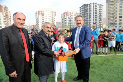 Talas'ta Okullar Arası Futbol Turnuvası