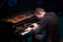 STAR WARS - Usain Bolt Gibi Hızlı Rekortmen Piyanist, Türkiye'deki İlk Konserini Verdi