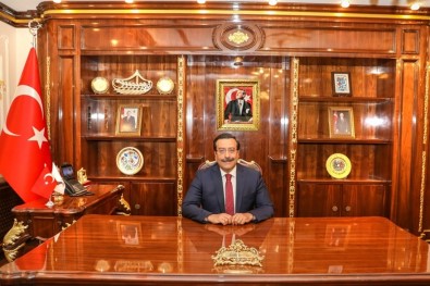 AK Parti'nin Diyarbakır Büyükşehir Belediye Başkan Adayı Atilla Oldu