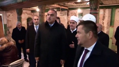 Bakan Ersoy'dan Saraybosna'da Başçarşı Camisi'ne Ziyaret