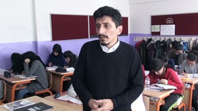 Başarılı Öğrencilerini Uçak Seyahatiyle Ödüllendiriyor