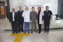 OZON TEDAVİSİ - Felçli Geldiği Hastaneden Yürüyerek Çıktı