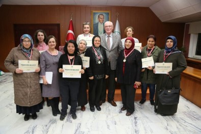 Öğretmenler Günü Şiir Yarışmasında Derece Alanlar Ödüllendirildi