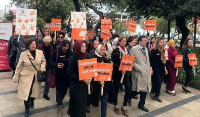 Aydın'da AK Parti'li Kadınlar Şiddetle Mücadeleye Vurgu Yaptı